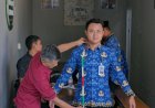 Pegawai Lapas Kelas IIA Kembang Kuning laksanakan Pengukuran Seragam Kementerian Imigrasi dan Pemasyarakatan yang Baru